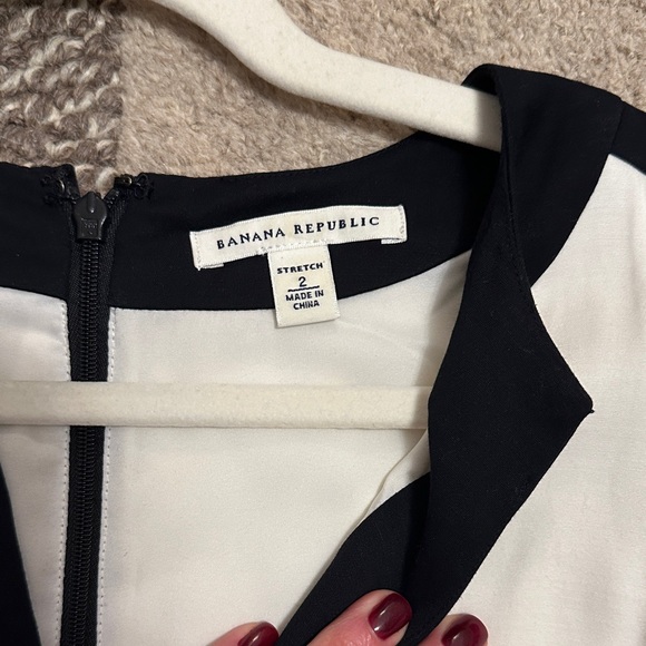 Banana Republic Black and White Mini Dress - Picture 4 of 7